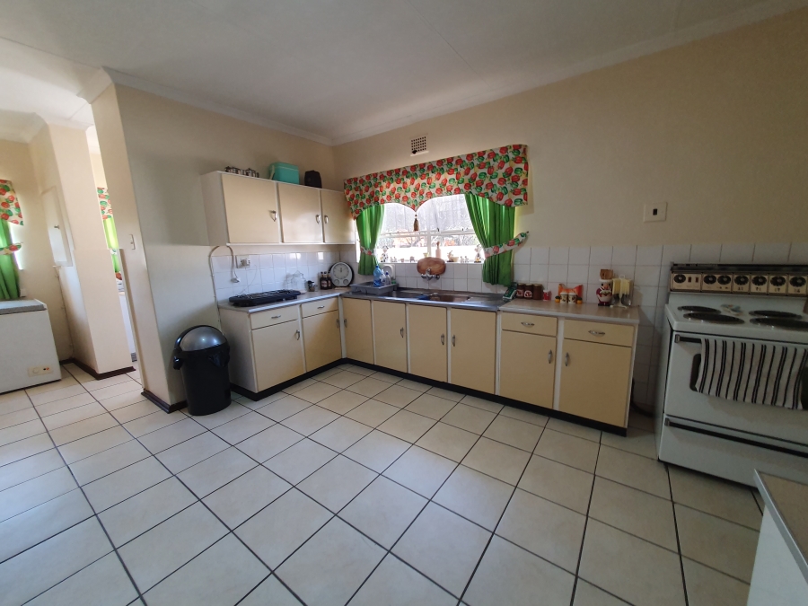 4 Bedroom Property for Sale in Flamingo Park Free State